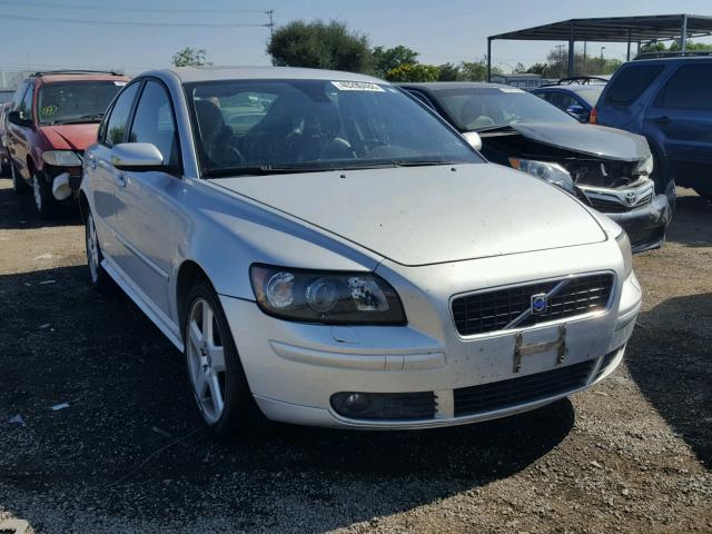 YV1MH682152075590 - 2005 VOLVO S40 T5 SILVER photo 1
