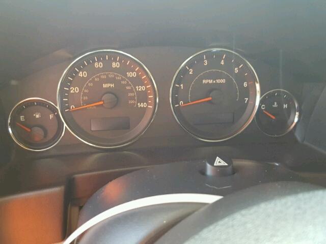 1J8HG582X6C352097 - 2006 JEEP COMMANDER 绿色 照片 8