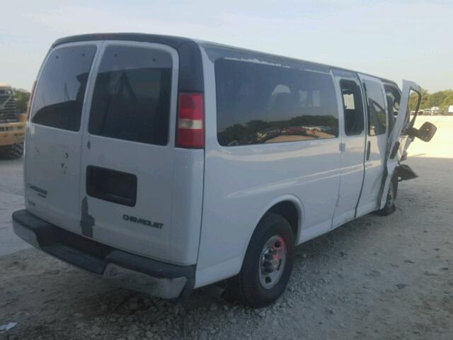 1GAHG39U751243420 - 2005 CHEVROLET EXPRESS G3 YELLOW photo 4