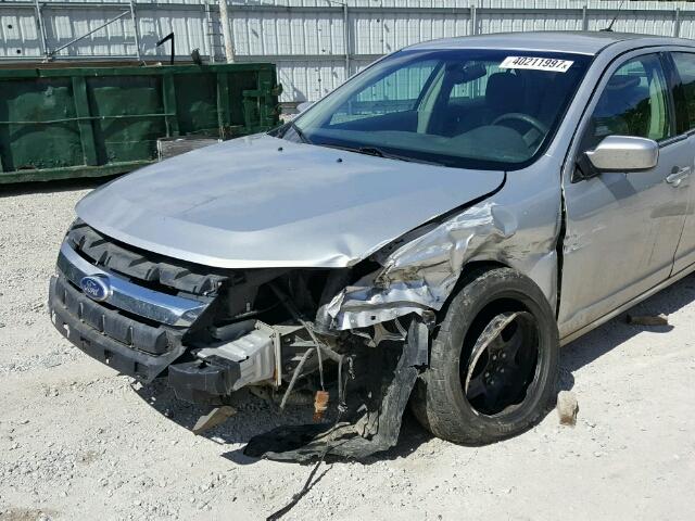 3FAHP0HG1AR333377 - 2010 FORD FUSION SILVER photo 9