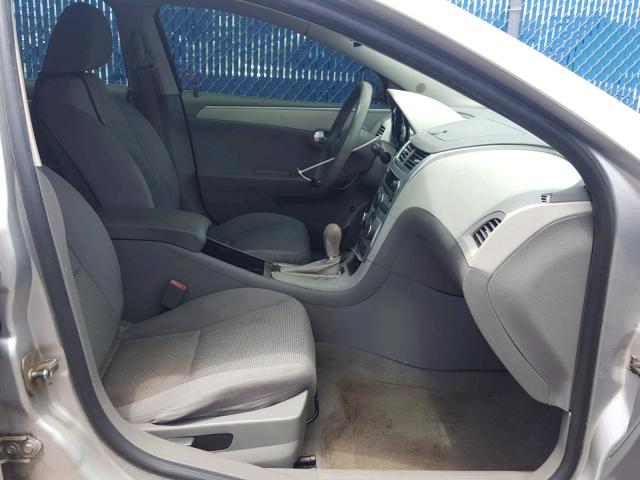 1G1ZB5EB9A4115014 - 2010 CHEVROLET MALIBU LS ვერცხლისფერი ფოტო 5