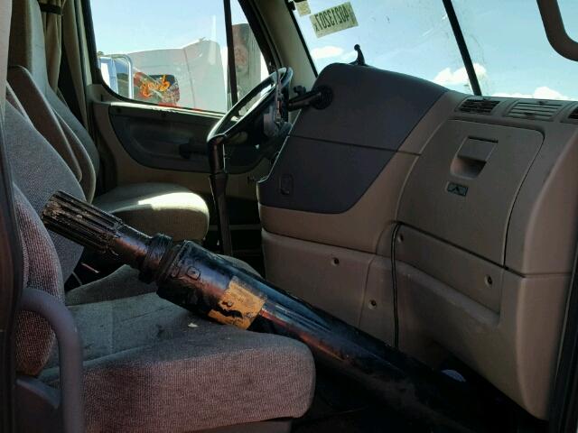 3AKJGLBGXHSHH0255 - 2017 FREIGHTLINER CASCADIA 1 WHITE photo 5