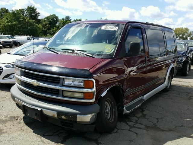 1GBFG15W3Y1210773 - 2000 CHEVROLET EXPRESS G1 BURGUNDY photo 2