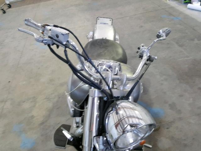 JS1VS55A362118923 - 2006 SUZUKI C50 SILVER photo 5