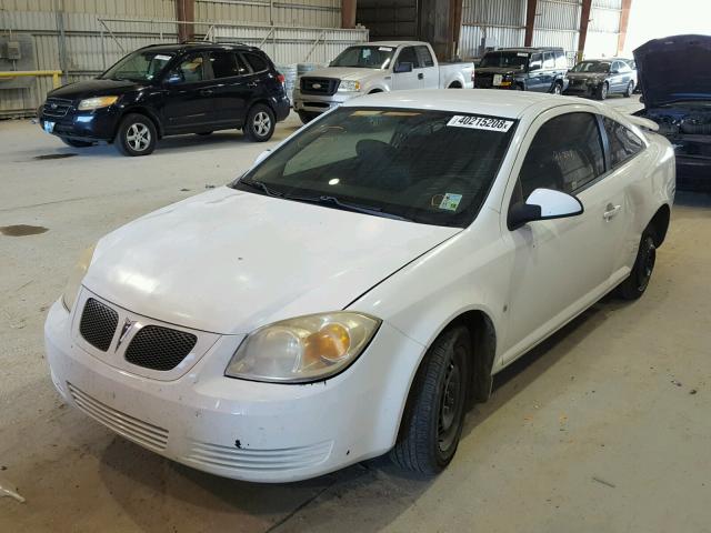 1G2AL15F577253402 - 2007 PONTIAC G5 WHITE photo 2