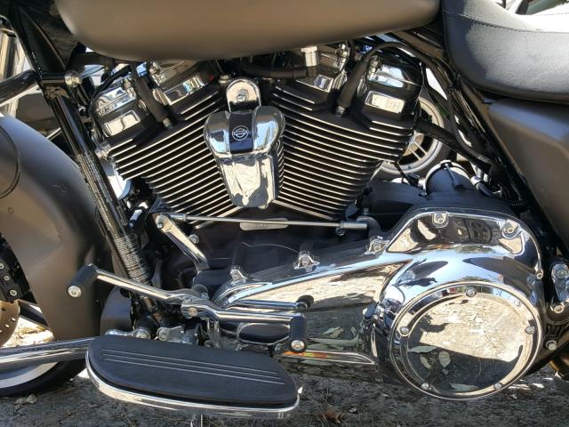 1HD1KBC34JB621150 - 2018 HARLEY-DAVIDSON FLHX STREE GRAY photo 7