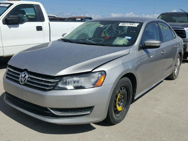 1VWAP7A31EC010072 - 2014 VOLKSWAGEN PASSAT S GRAY photo 2