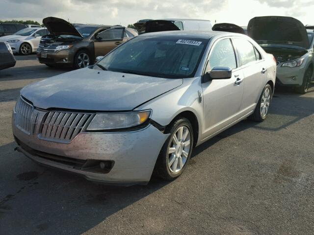 3LNHL2GC3AR646507 - 2010 LINCOLN MKZ SILVER photo 2