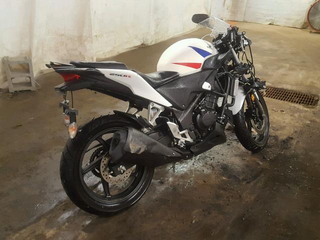 MLHMC4105D5300637 - 2013 HONDA CBR250 R WHITE photo 4