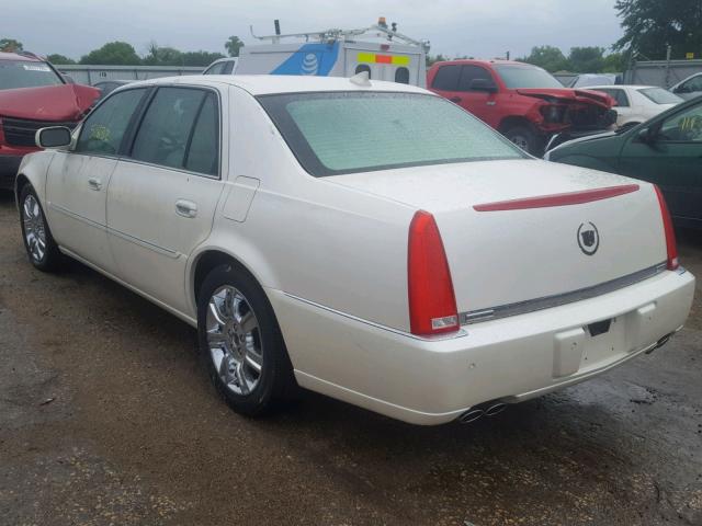 1G6KP5ES9BU134841 - 2011 CADILLAC DTS PLATIN CREAM photo 3