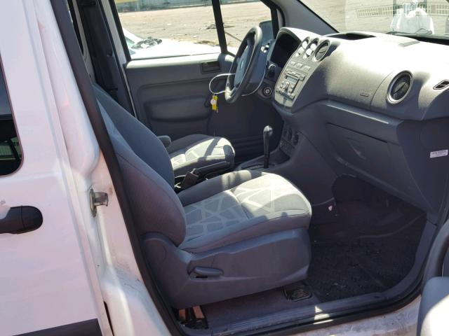 NM0LS6BN5AT006490 - 2010 FORD TRANSIT CO WHITE photo 5