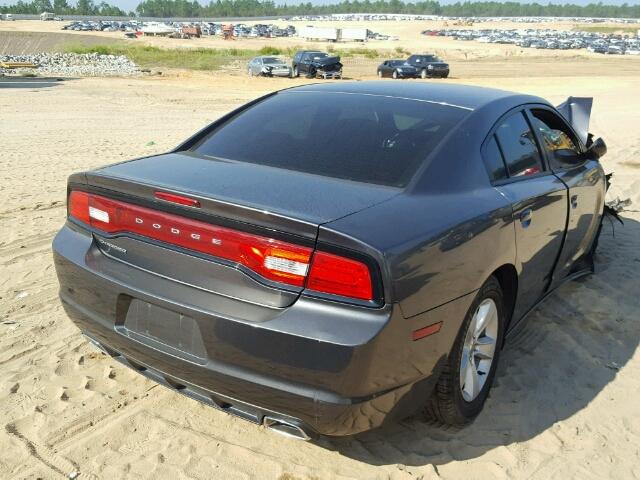 2C3CDXBG1EH316115 - 2014 DODGE CHARGER GRAY photo 4