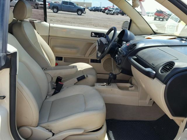 3VWRF31Y88M406089 - 2008 VOLKSWAGEN NEW BEETLE კრემისფერი ფოტო 5
