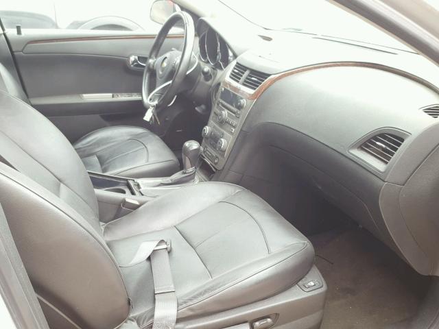 1G1ZE5E12BF393368 - 2011 CHEVROLET MALIBU LTZ 银色 照片 5