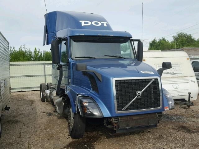 4V4NC9EG5GN942747 - 2016 VOLVO VN VNL BLUE photo 1