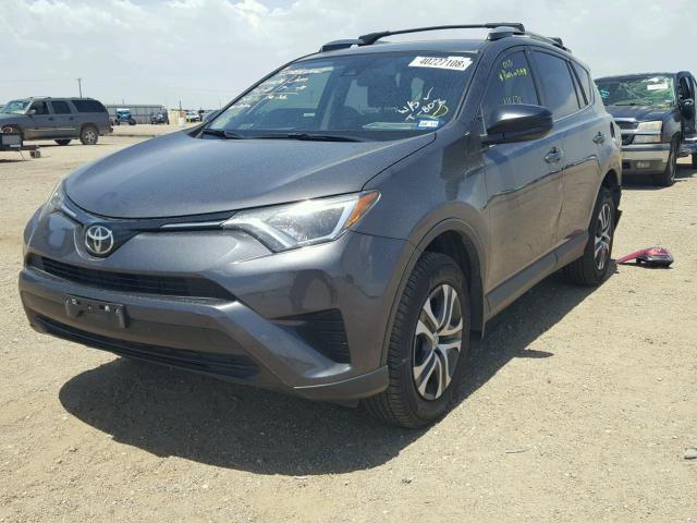 JTMZFREV6HJ141286 - 2017 TOYOTA RAV4 LE GRAY photo 2