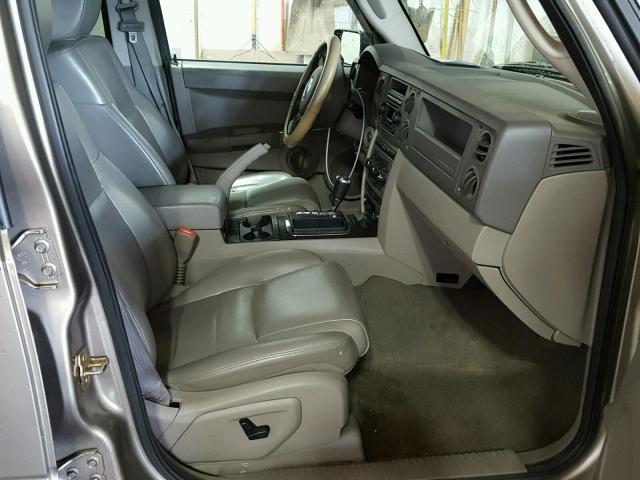 1J8HG48K76C302655 - 2006 JEEP COMMANDER BROWN photo 5