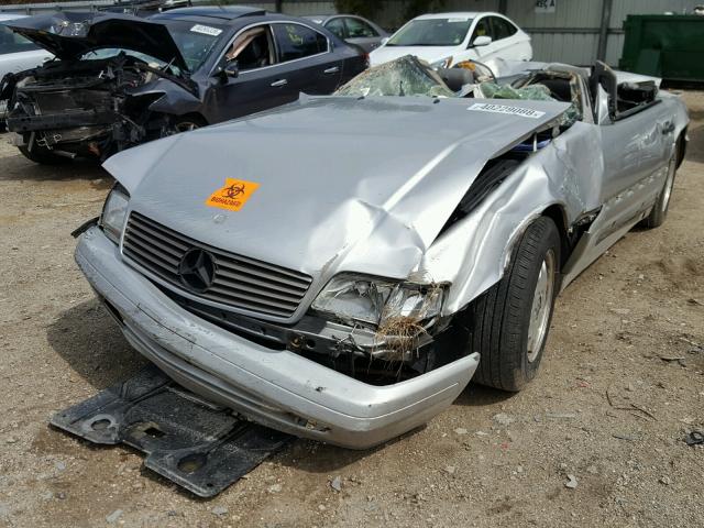 WDBFA67F6WF161123 - 1998 MERCEDES-BENZ SL 500 SILVER photo 2