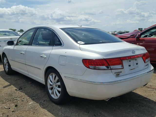 KMHFC46F57A218634 - 2007 HYUNDAI AZERA SE WHITE photo 3