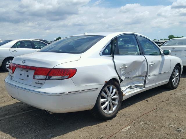 KMHFC46F57A218634 - 2007 HYUNDAI AZERA SE WHITE photo 4