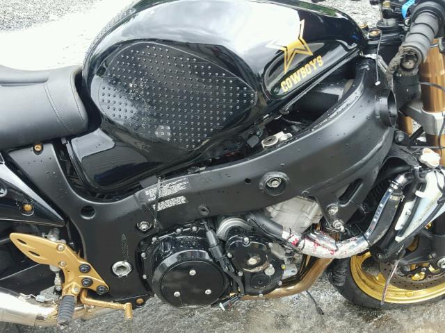 JS1GX72A3B2102712 - 2011 SUZUKI GSX1300 R BLACK photo 7