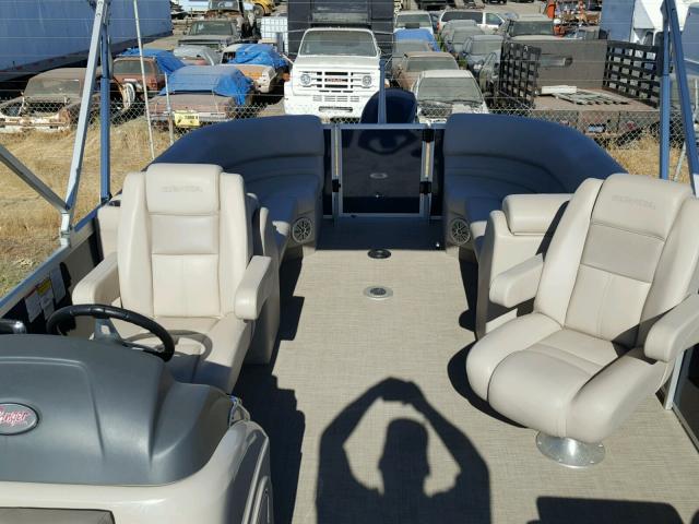 RGR00139K617 - 2017 RANGE ROVER BOAT BLUE photo 6