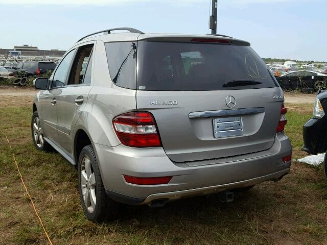 4JGBB86E49A451388 - 2009 MERCEDES-BENZ ML 350 SILVER photo 3