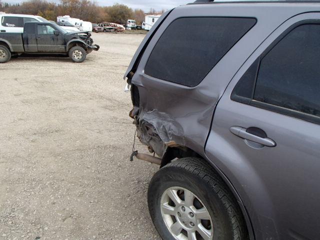 4F2CZ96178KM20457 - 2008 MAZDA TRIBUTE S GRAY photo 9