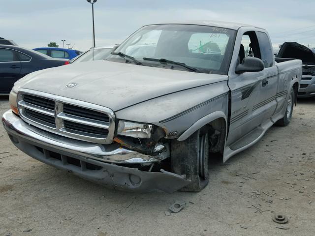 1B7GL22X6YS585047 - 2000 DODGE DAKOTA SILVER photo 2