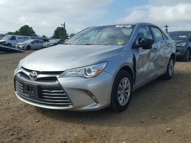 4T4BF1FK1GR527751 - 2016 TOYOTA CAMRY SILVER photo 2