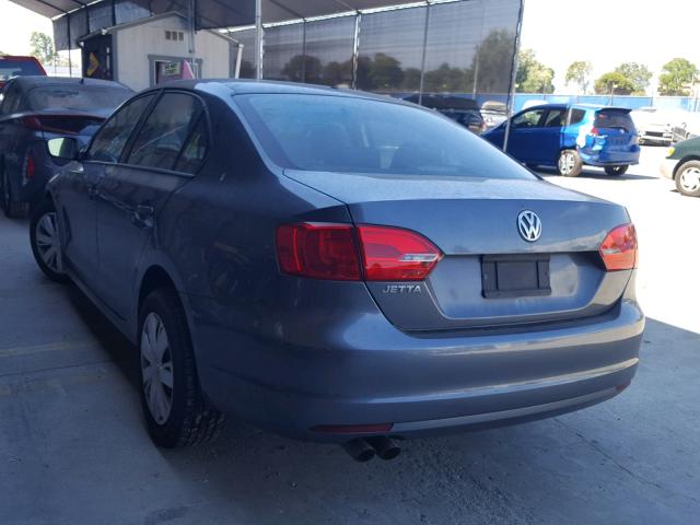 3VW2K7AJ2DM385404 - 2013 VOLKSWAGEN JETTA BASE Մոխրագույն լուսանկար 3