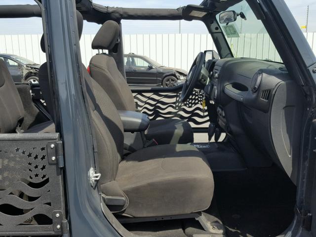 1C4BJWDGXGL265405 - 2016 JEEP WRANGLER U Boz foto 5