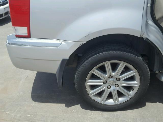 1A8HX58258F151418 - 2008 CHRYSLER ASPEN LIMI SILVER photo 9