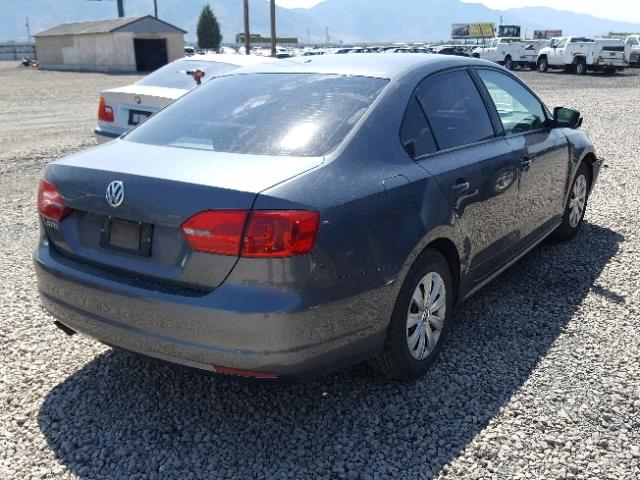 3VW1K7AJ8EM397652 - 2014 VOLKSWAGEN JETTA BASE GRAY photo 4