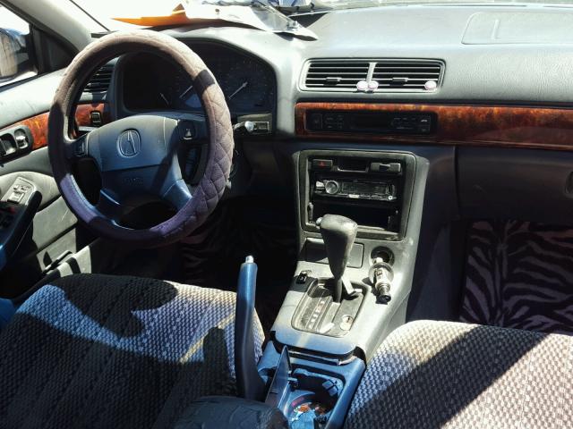 19UYA2258VL001098 - 1997 ACURA 3.0CL Սև լուսանկար 9