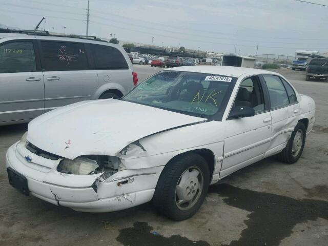 2G1WL52M9W1112302 - 1998 CHEVROLET LUMINA BAS თეთრი ფოტო 2