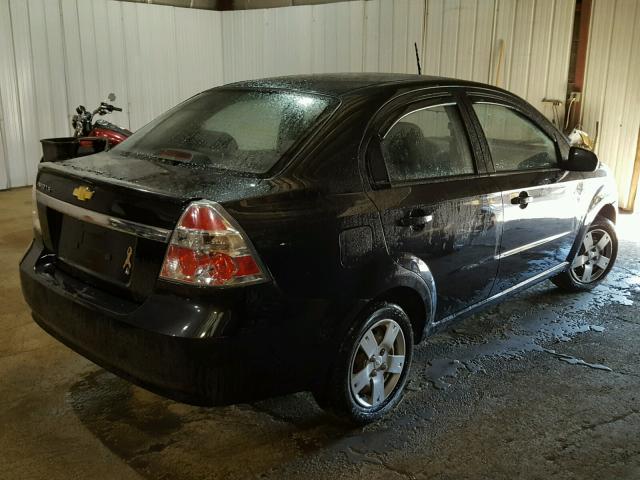 KL1TD56E09B614279 - 2009 CHEVROLET AVEO LS BLACK photo 4