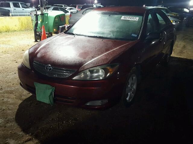 4T1BF32K22U005604 - 2002 TOYOTA CAMRY LE MAROON photo 2