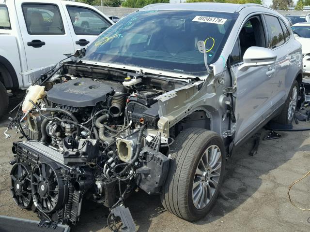 5LMCJ2C90GUJ21896 - 2016 LINCOLN MKC SELECT ვერცხლისფერი ფოტო 2