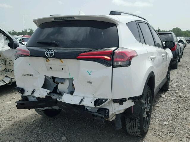 JTMNFREV4HJ143021 - 2017 TOYOTA RAV4 SE WHITE photo 4