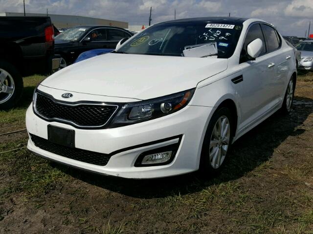 5XXGN4A77FG507049 - 2015 KIA OPTIMA WHITE photo 2