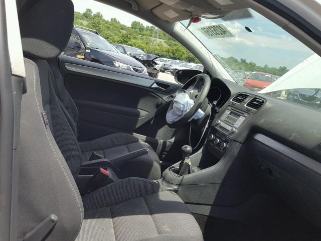 WVWAA7AJ2AW222040 - 2010 VOLKSWAGEN GOLF WHITE photo 5