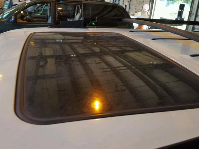 4S6CM58W3W4406625 - 1998 HONDA PASSPORT E WHITE photo 9