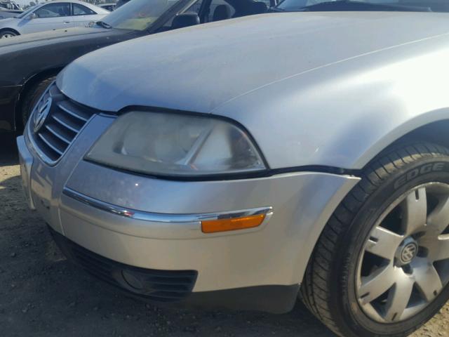 WVWRH63B01P274520 - 2001 VOLKSWAGEN PASSAT GLX 银色 照片 9