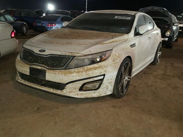 5XXGM4A70FG406969 - 2015 KIA OPTIMA LX WHITE photo 2