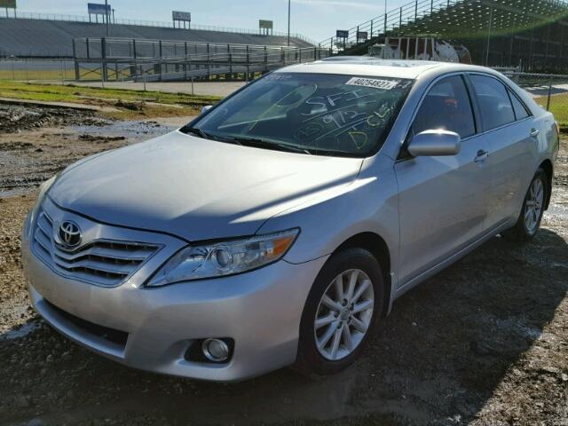 4T1BK3EK8BU615630 - 2011 TOYOTA CAMRY SILVER photo 2