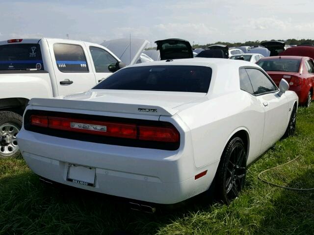 2C3CDYCJ5DH628887 - 2013 DODGE CHALLENGER WHITE photo 4