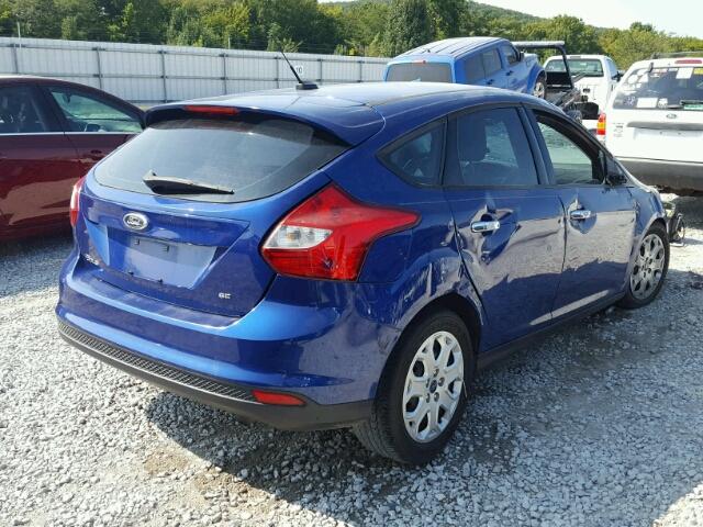 1FAHP3K20CL235232 - 2012 FORD FOCUS SE BLUE photo 4