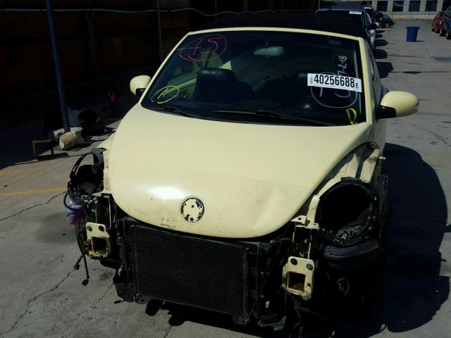 3VWCK21Y63M315696 - 2003 VOLKSWAGEN NEW BEETLE 黄色 照片 9
