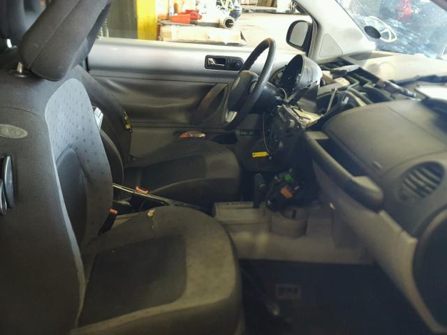 3VWCB21C52M423603 - 2002 VOLKSWAGEN NEW BEETLE 黑色 照片 5